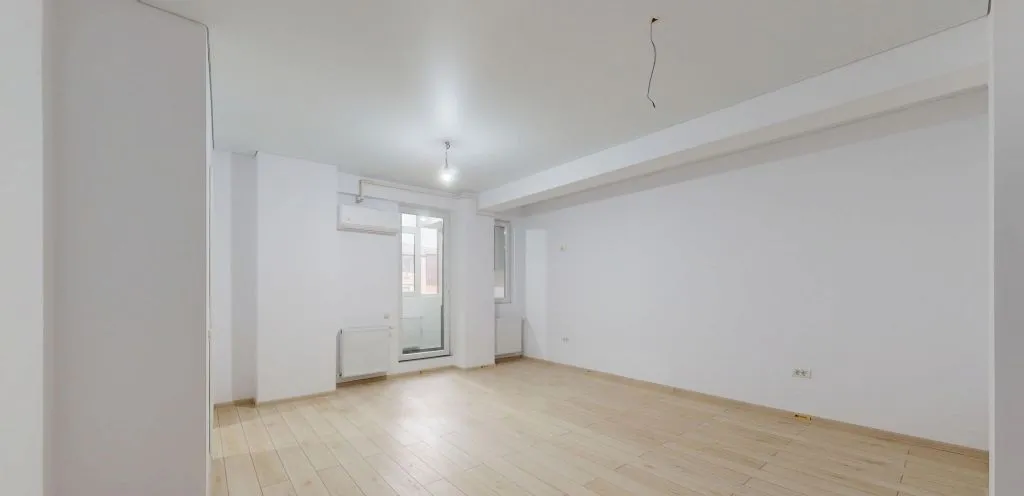 Garsoniera luminoasa 30 mp bloc 2020 Militari R