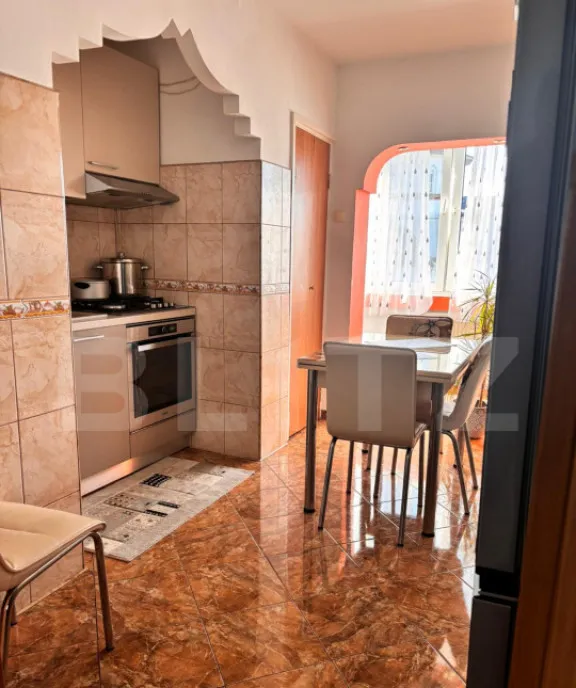 Apartament spatios 2 camere decomandat 58 mp zona Craite