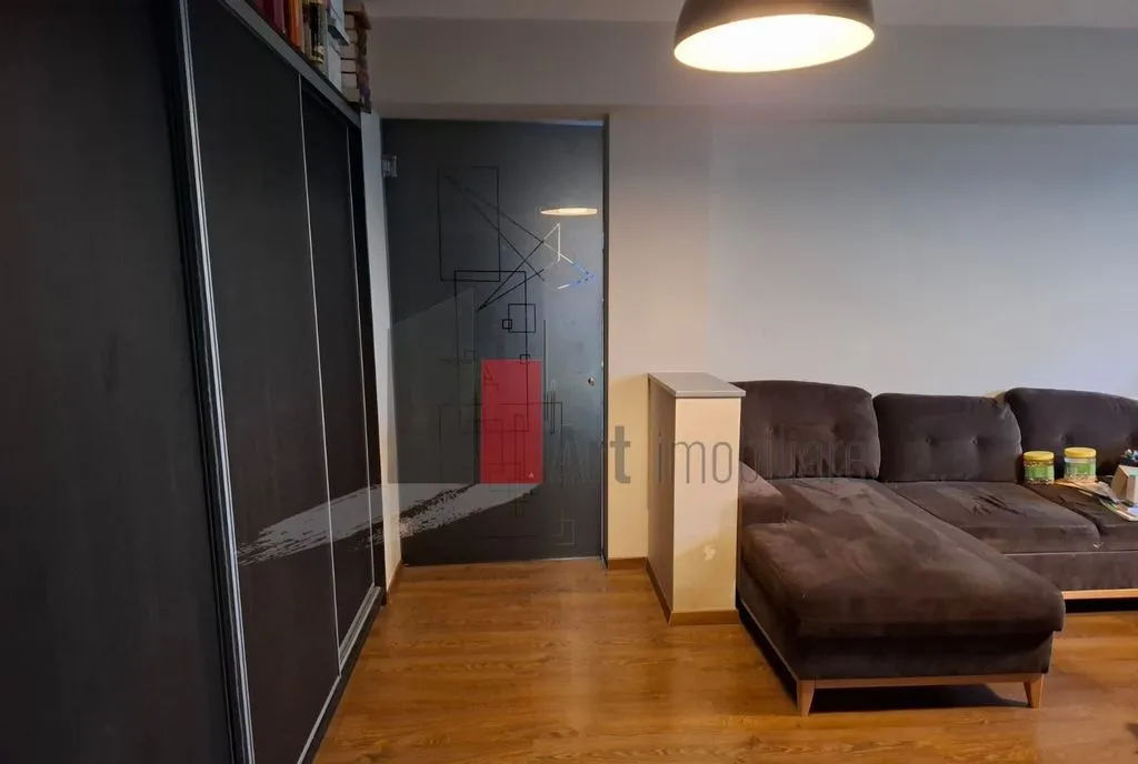 Vanzare apartament 3 camere Obregia