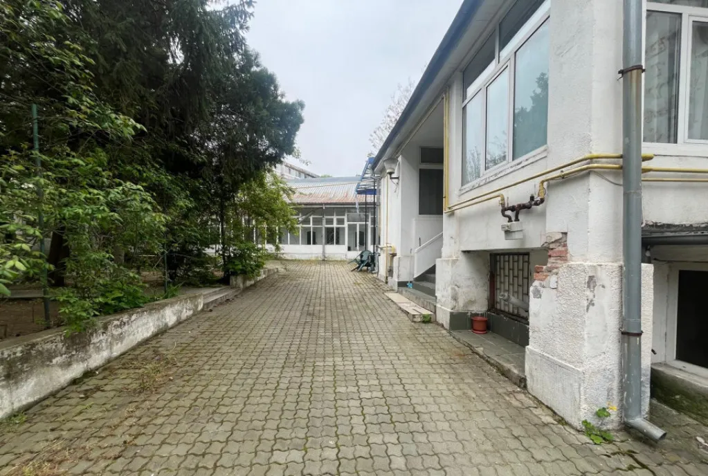 Spatiu comercial ultracentral premium de vanzare 721 mp u