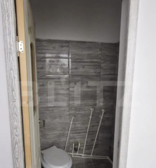 Vand apartament 2 camere in Hunedoara