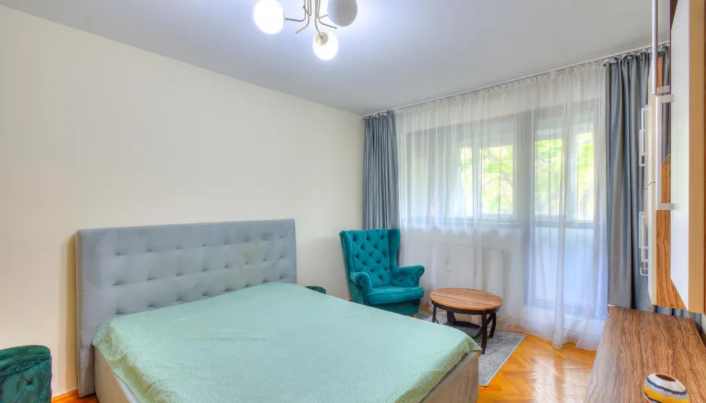 Apartament 2 camere decomandat Metrou 1 Decembrie centrala