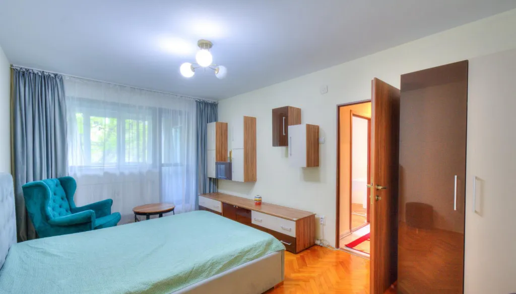 Apartament 2 camere decomandat Metrou 1 Decembrie centrala