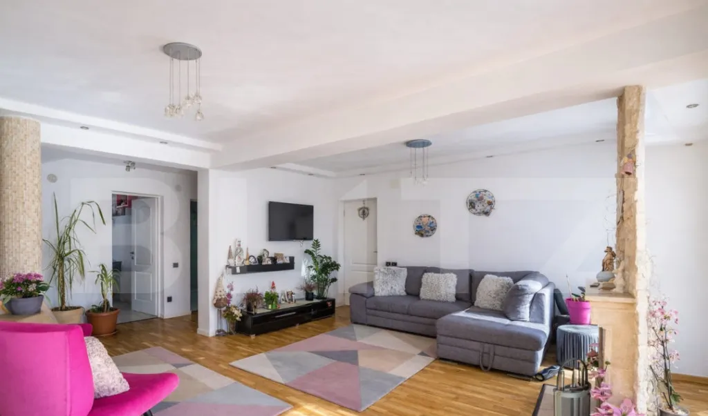 Apartament spatios 120 mp Garaj Livada Zona linistit