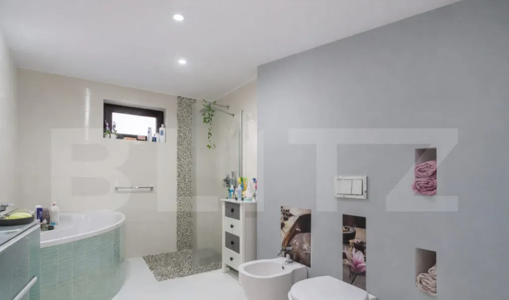 Apartament spatios 120 mp Garaj Livada Zona linistit