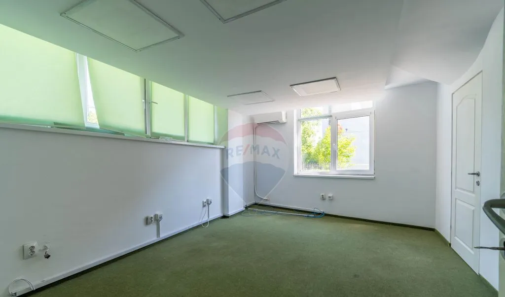 De vanzare Cladire de birouri zona Parcul Feroviarilor