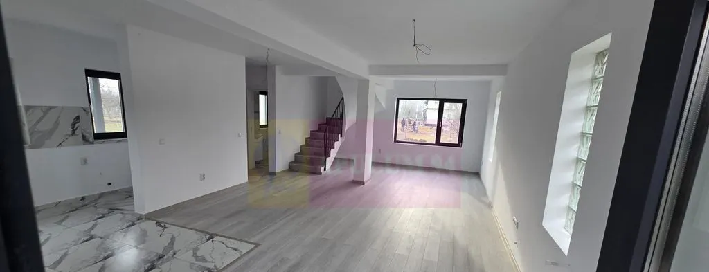 Vila de vanzare cu 4 camere in Brebu