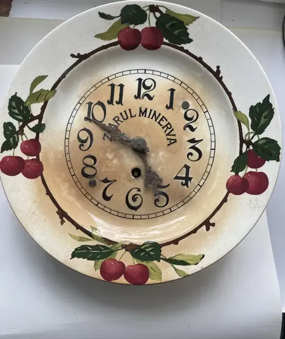 ceas de perete Minerva
