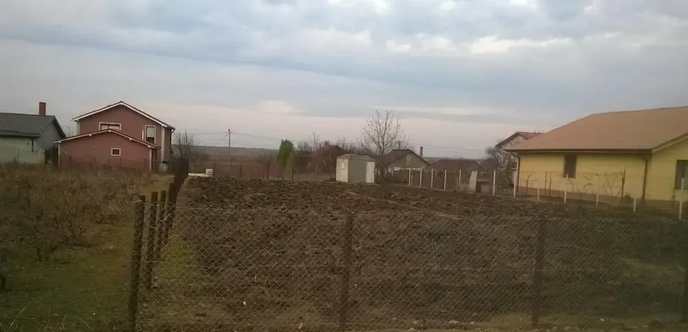 Vand teren 1100mp intravilan in Sat Costi