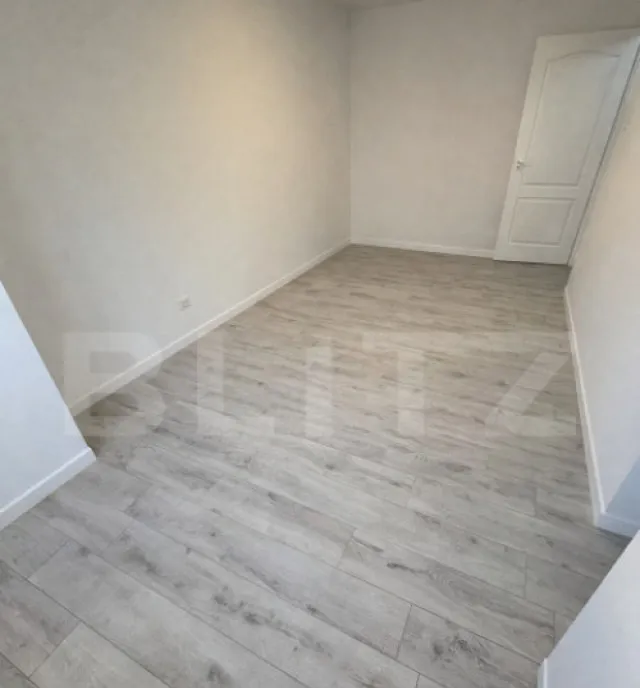 Garsoniera de vanzare 26 mp etajul 1 Calea Moldovei