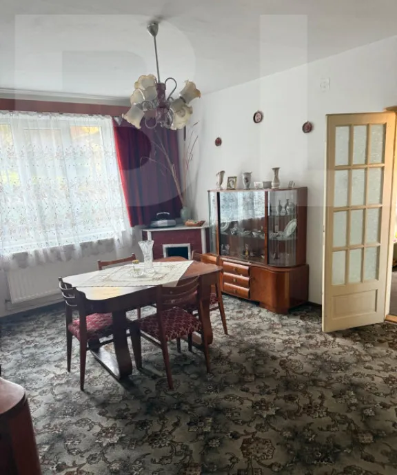 Vila in zona linistita pe o strada inchisa perfecta pentru