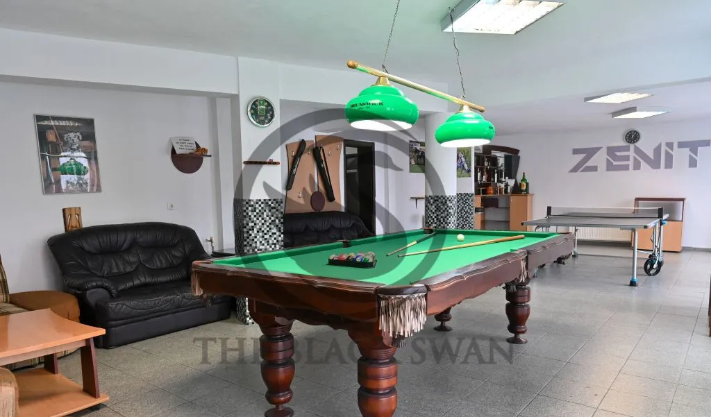 Pensiune la cheie de vanzare 10 camere Sacele Brasov