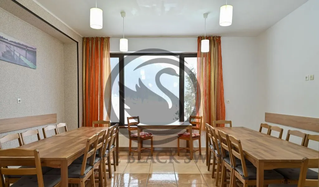 Pensiune la cheie de vanzare 10 camere Sacele Brasov