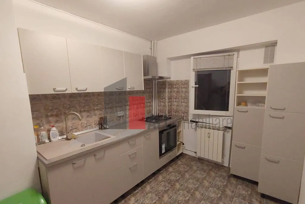 Prima inchiriere apartament decomandat 3 camere Bd La