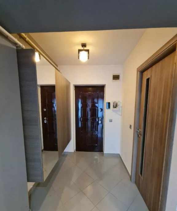 Apartament mobilat si utilat 4 camere garaj si parcare la