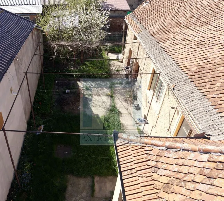 Casa 3 camere singur in curte 360 mp teren Halchiu/Brasov