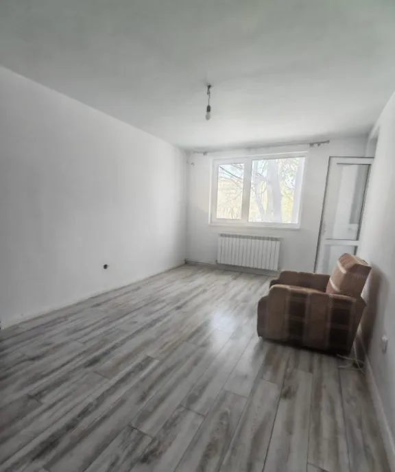 Apartament 3 camere de vanzare in zona Far Constanta