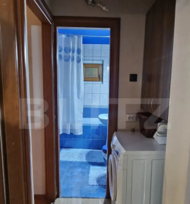 Apartament 3 camere decomandat 70 mp zona centrala -