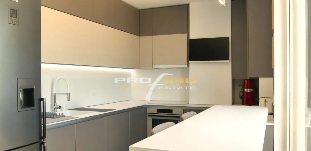 Penthouses exclusivist 260 mp pe malul lacului central Mama