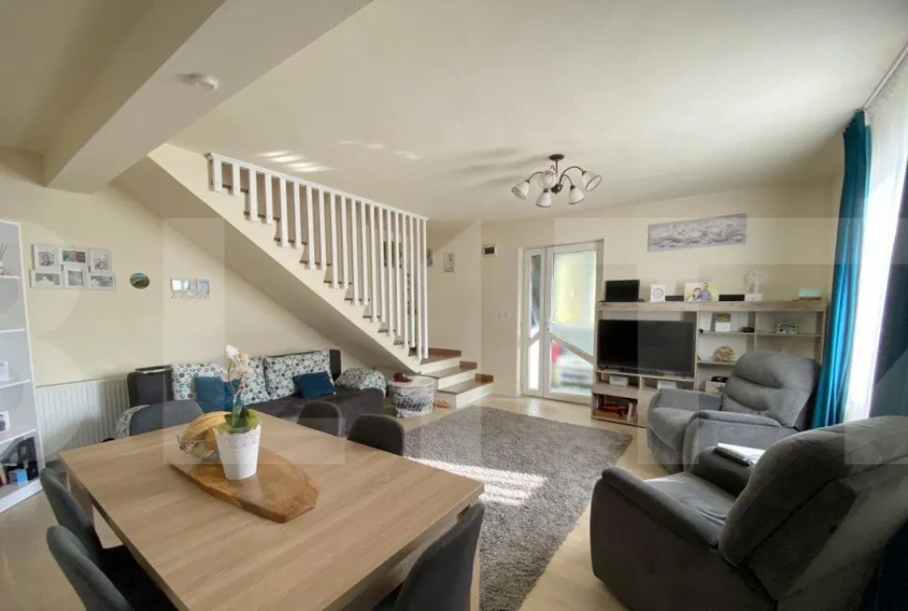 Casa compusa 2 corpuri 6 camere 500 mp teren Chinteni