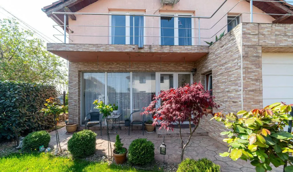 unica Casa la pret de apartamen