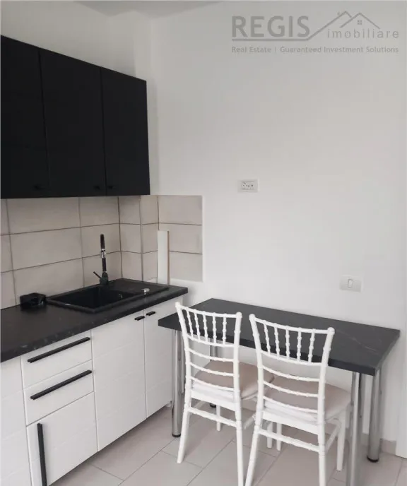 Garsoniera Zona Coresi Parcare Subterana