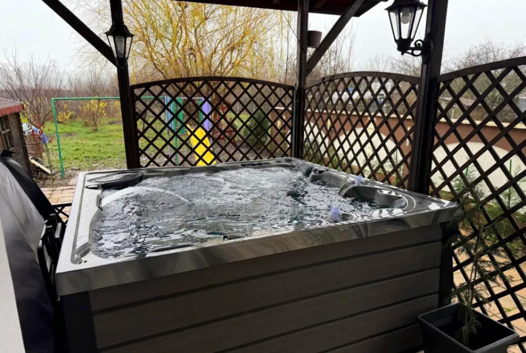 Vila exclusivista cu livada privata si jacuzzi exterior
