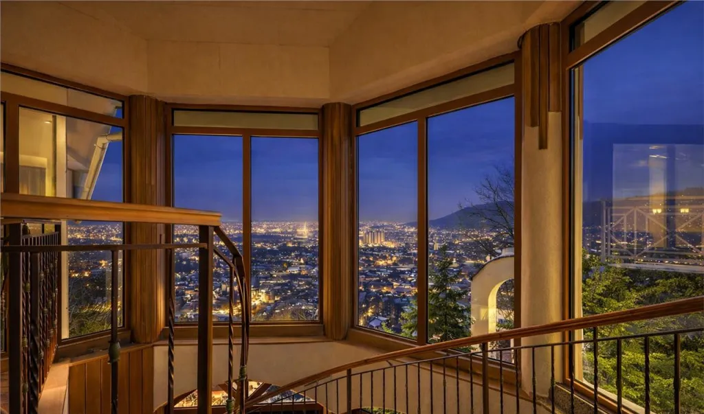 Castelariu spectacol panoramic locatie prestigioasa Central