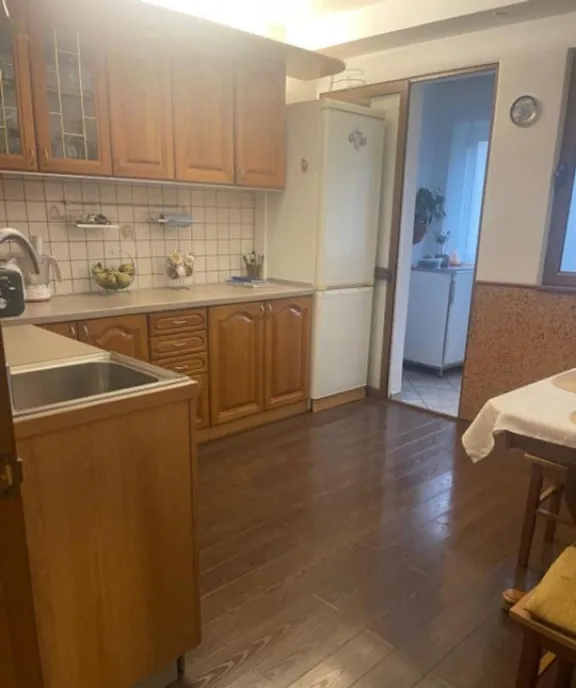 Apartament 3 camere Astra Carpatilor