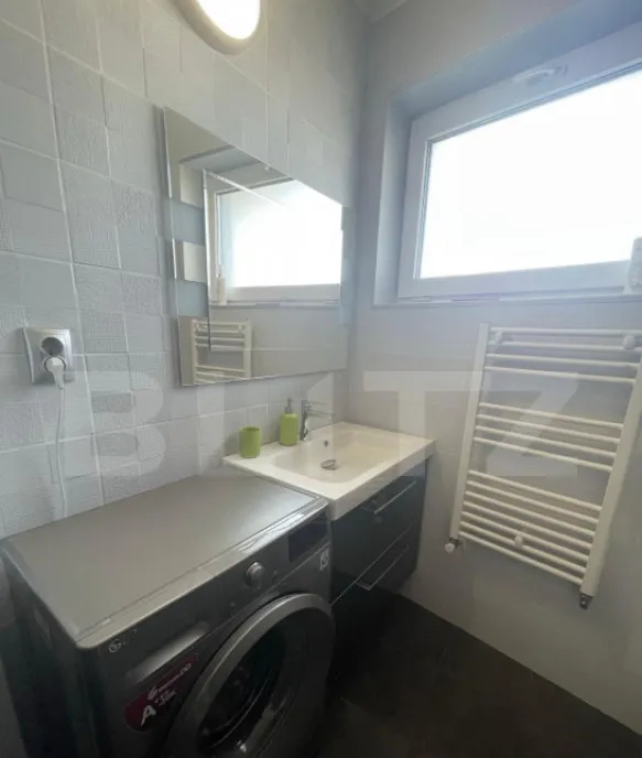 Apartament de vanzare cu 2 camere zona semicentral