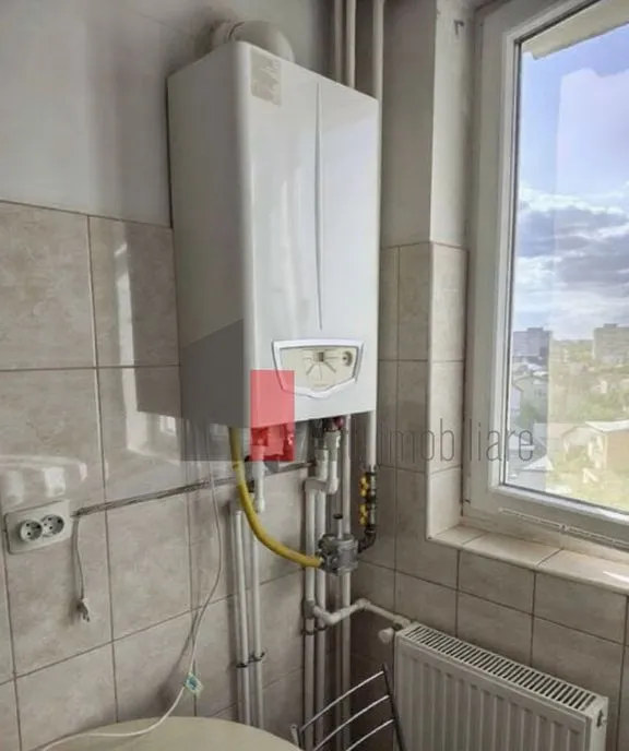 Vanzare apartament 3 camere cu centrala Bd Obregia F