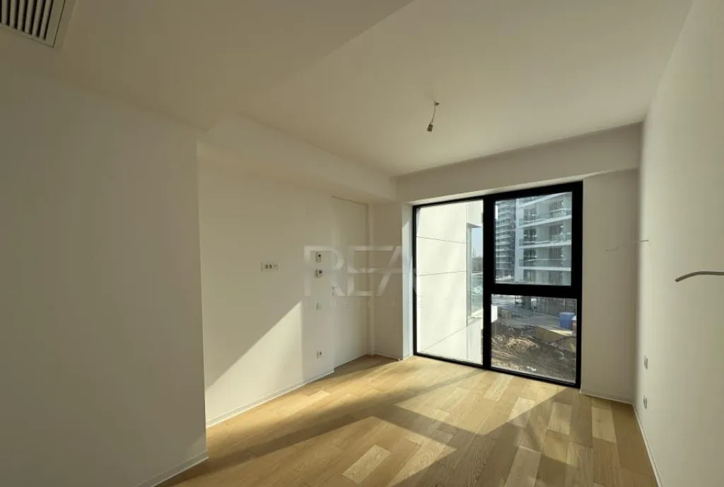 3 camere in One Lake Club langa Promenada Mall