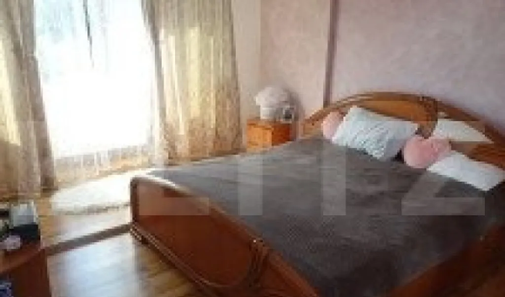 Apartament de vanzare cu 4 camere 92 mp zona ultracentra