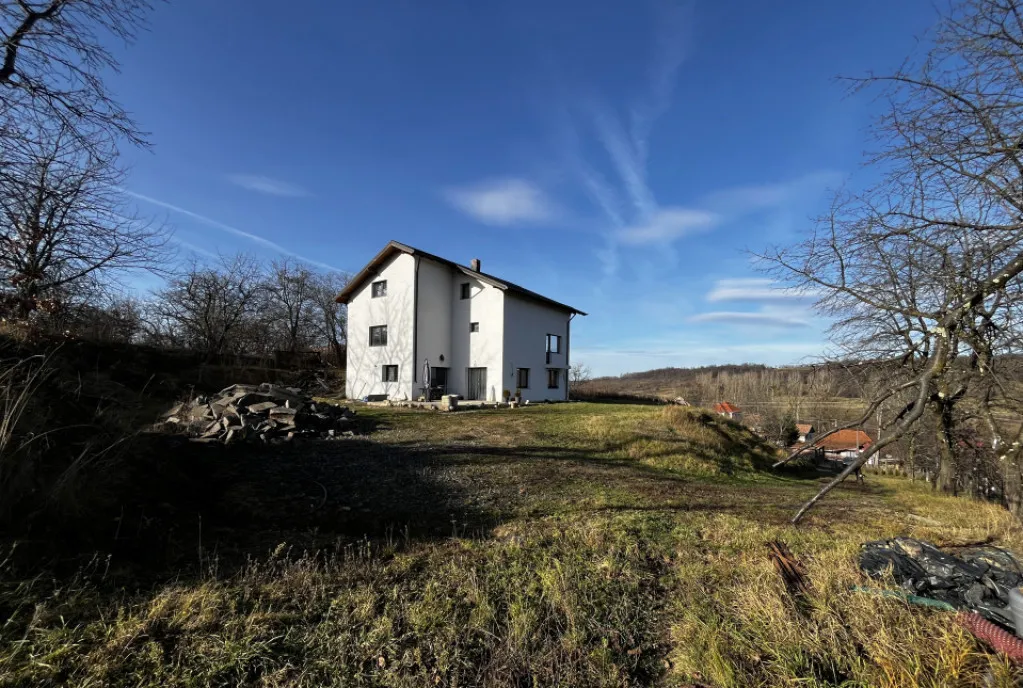 Vila 234 mp 5 Dormit Renovata 2019 20 km bm Terasa T