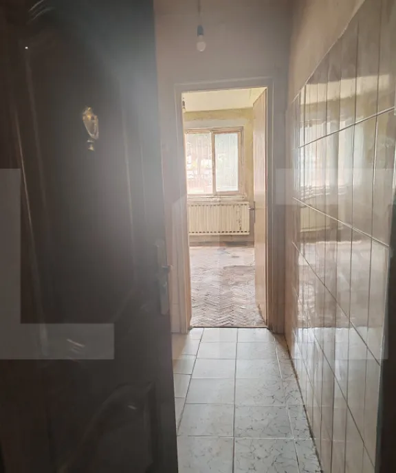 Garsoniera de vanzare 16 mp zona complexul Studentesc