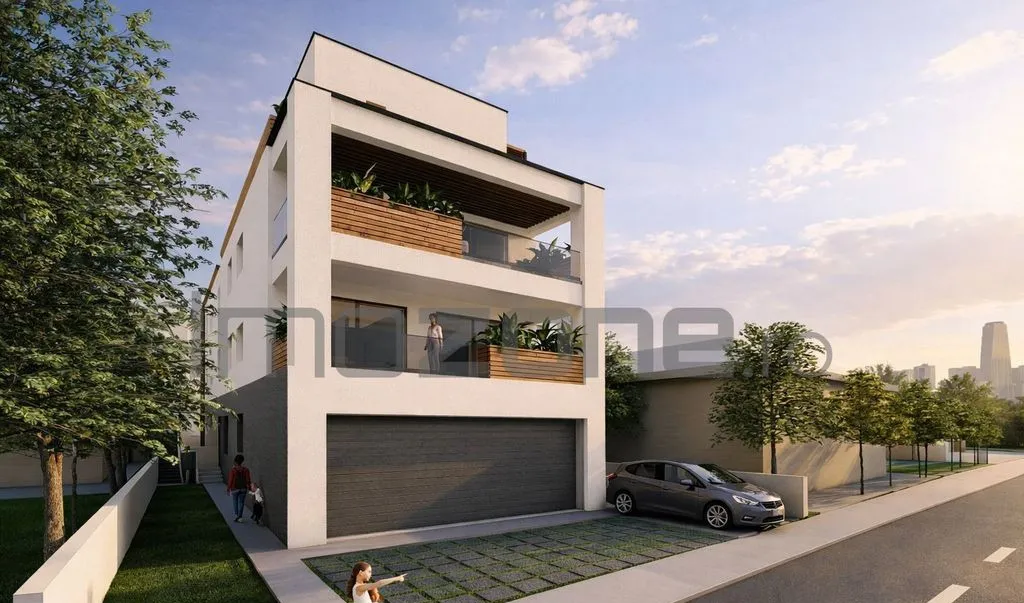 3 camere curte 67 mp si 2 parcari proprii 75 mp finisa