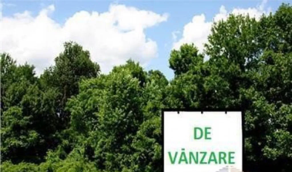 Apartament de vanzare decomandat cu 3 camere zona Dacia