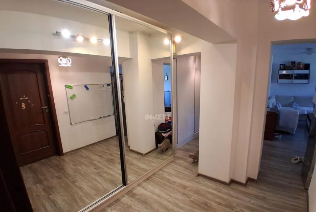 Apartament 3 camere decomandat zona Pacurari Iasi