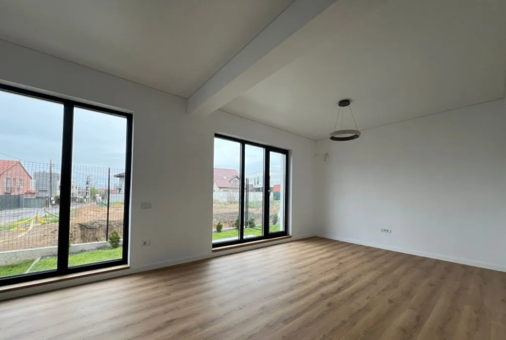 Casa P 1 situata in zona palazu mare