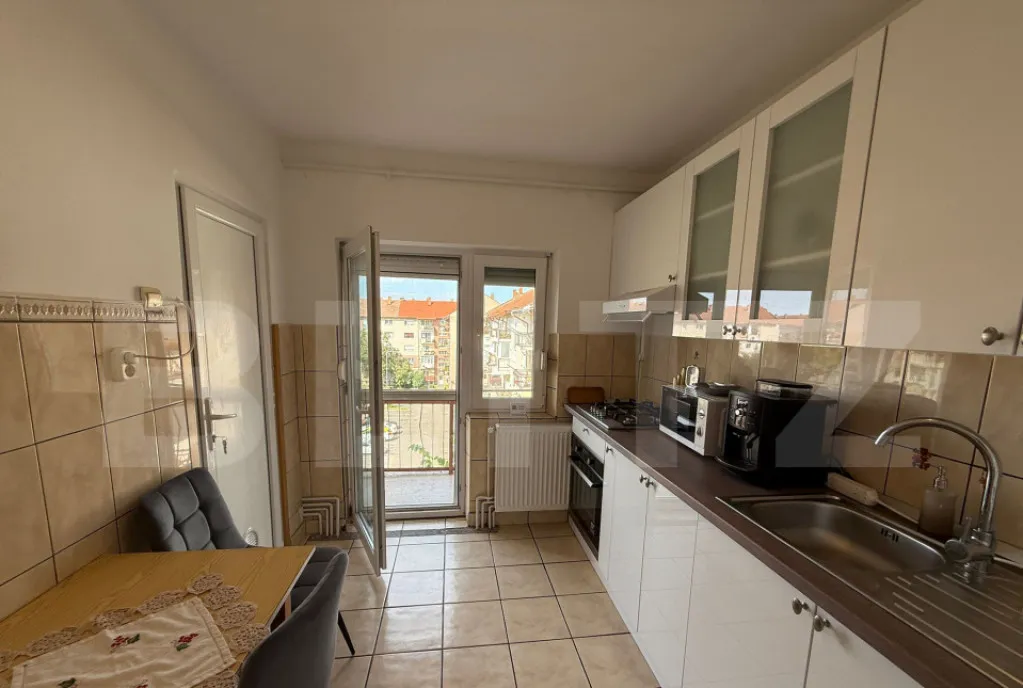 Apartament de vanzare - Cartier Carpati 2 etaj 4 60 mp