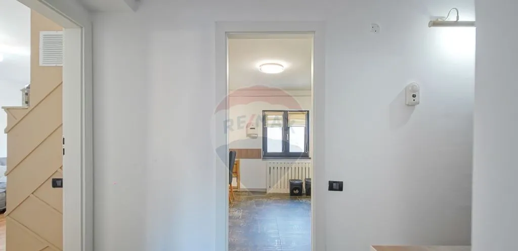 Apartament cu 4 camere de vanzare Movilei