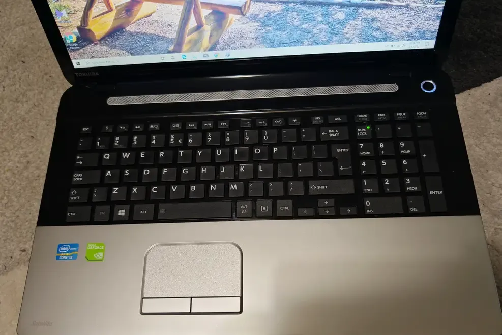 Laptop Toshiba Satellite i5