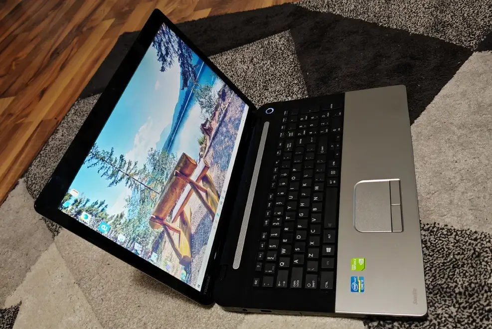 Laptop Toshiba Satellite i5