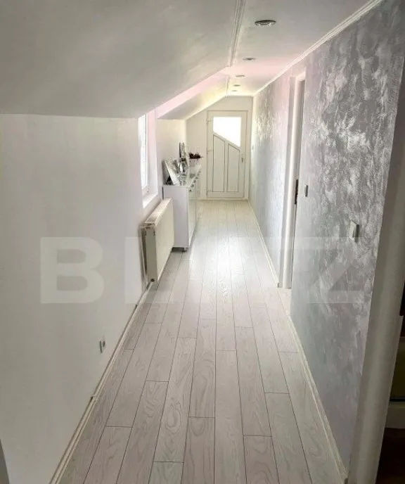 Casa de 260 mp utili teren de 460 mp zona Romanesti