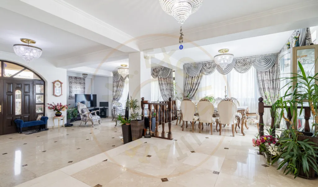 Casa Mare Sector 2 550mp util 300mp teren