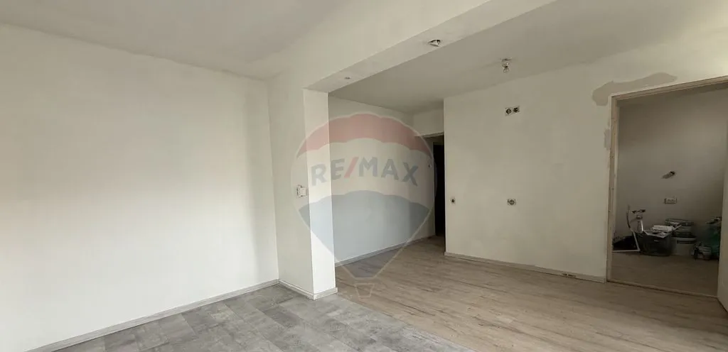 Apartament 2 camere semifinisat - Cartier isr Rasnov