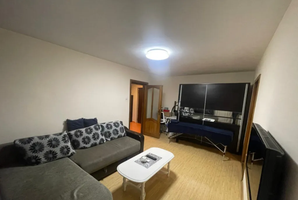 Apartament spatios 2 camere zona Valea Rosie aproape de P