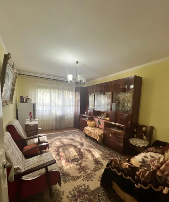 Apartament 3 camere etaj 2 Garaj Radauti