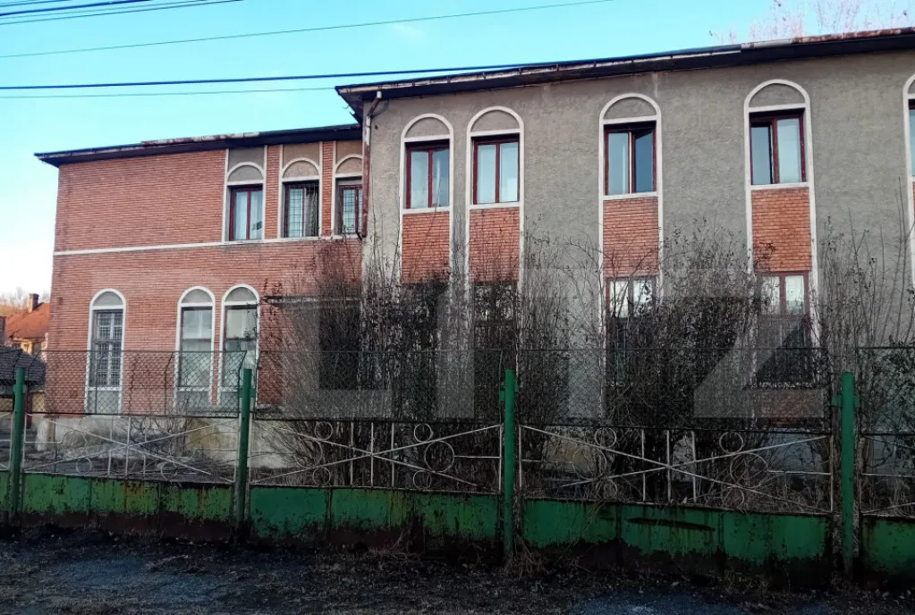 Imobil - cladire administrativa Petrosani