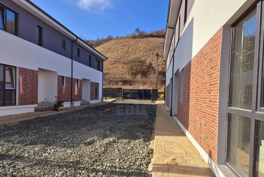 Duplex nou semifinisat in ansamblu rezidential cu parc privat